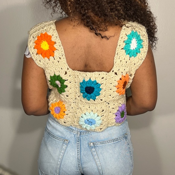 Handmade Crochet Daisy Crop Top - Picture 8 of 13